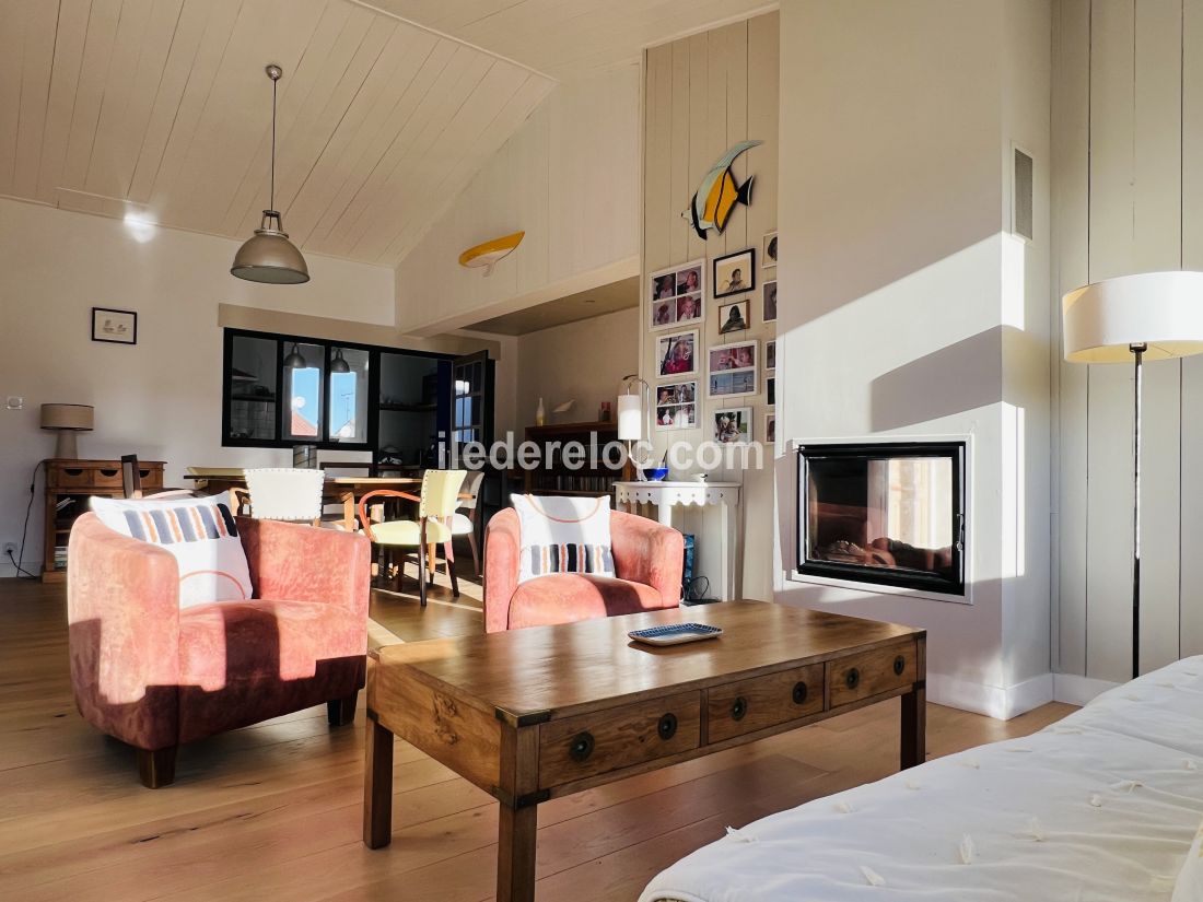 Photo 5: An accomodation located in Saint-Martin-de-R&eacute; on ile de R&eacute;.