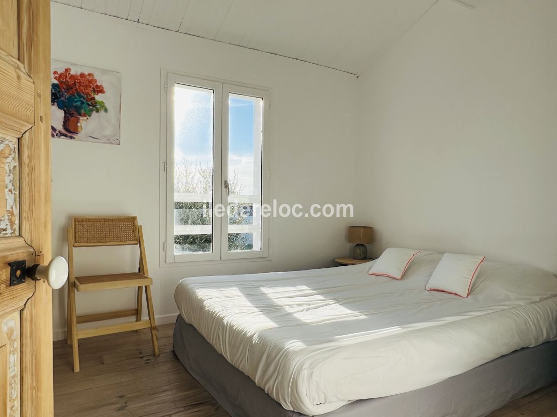 Photo 14: An accomodation located in Saint-Martin-de-R&eacute; on ile de R&eacute;.