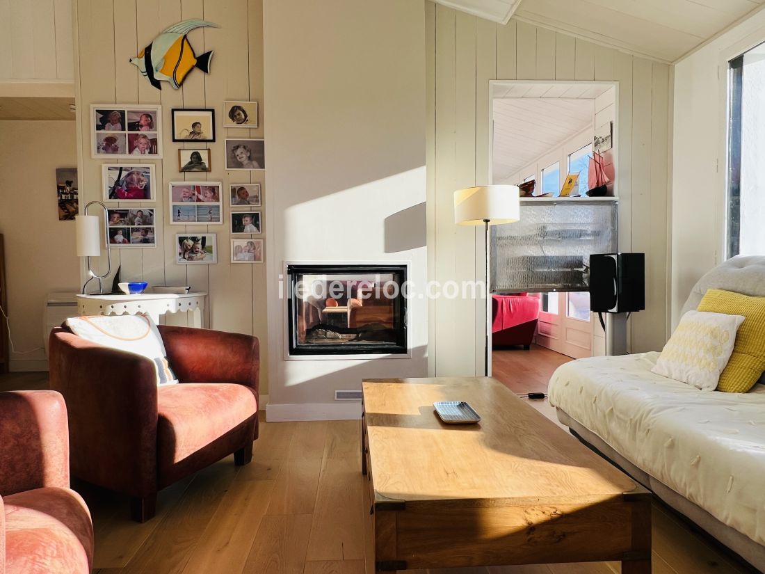 Photo 4: An accomodation located in Saint-Martin-de-R&eacute; on ile de R&eacute;.