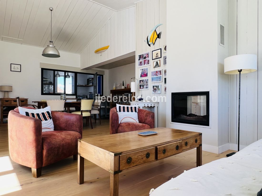 Photo 5: An accomodation located in Saint-Martin-de-R&eacute; on ile de R&eacute;.