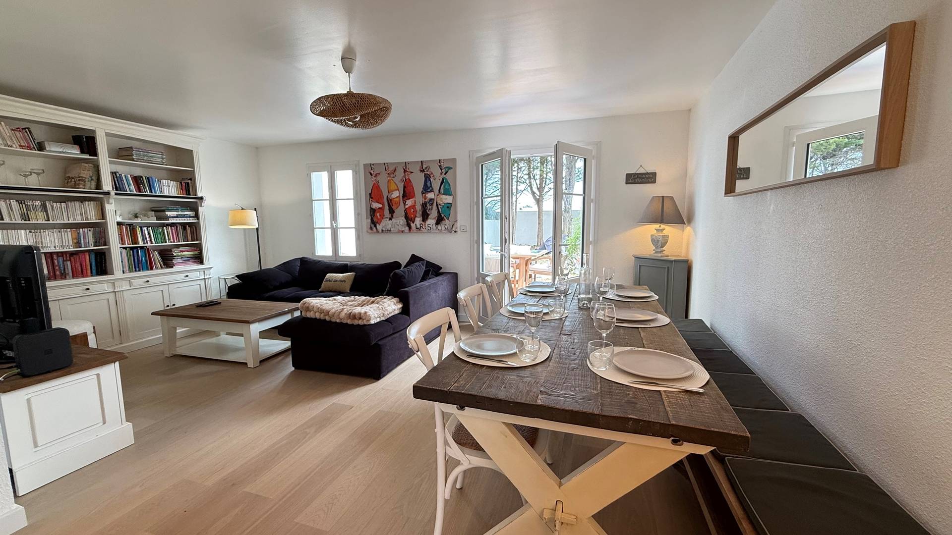 Photo 5: An accomodation located in La Couarde-sur-mer on ile de R&eacute;.