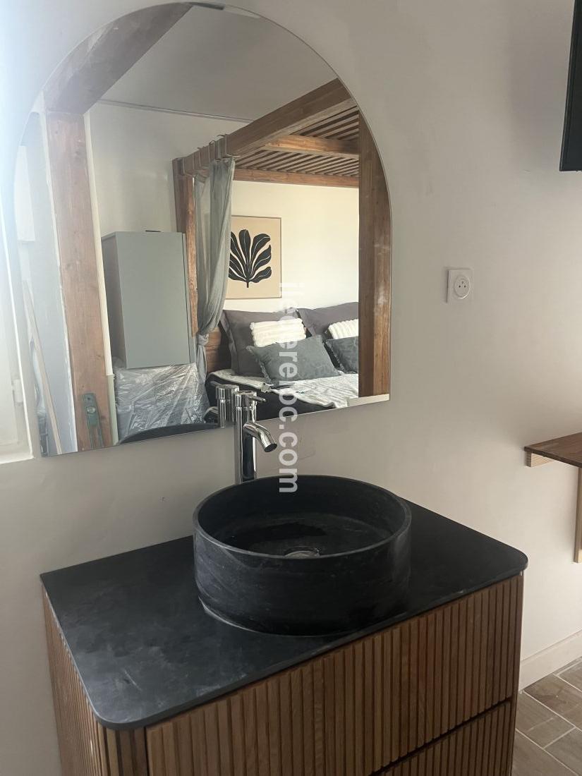 Photo 4: An accomodation located in Le Bois-Plage-en-R&eacute; on ile de R&eacute;.