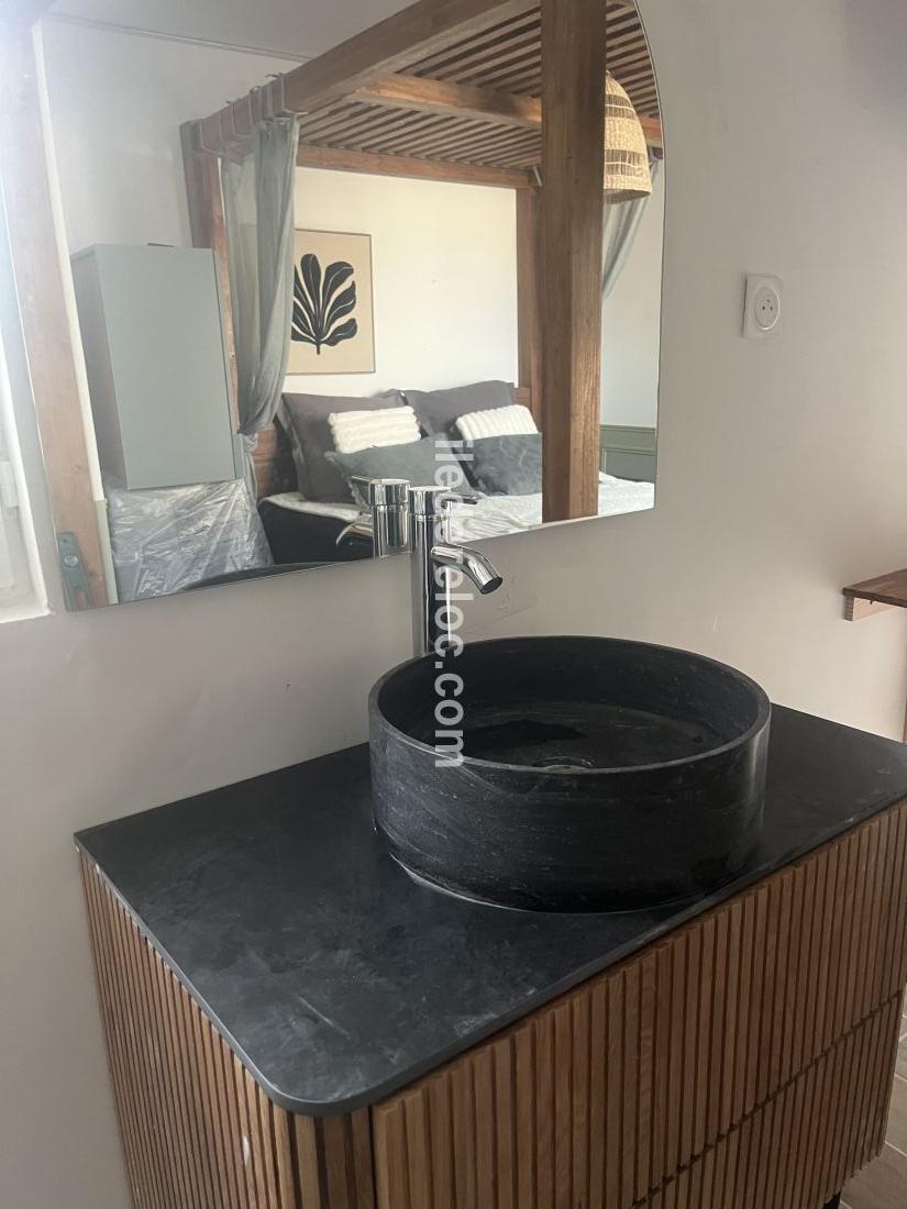 Photo 6: An accomodation located in Le Bois-Plage-en-R&eacute; on ile de R&eacute;.