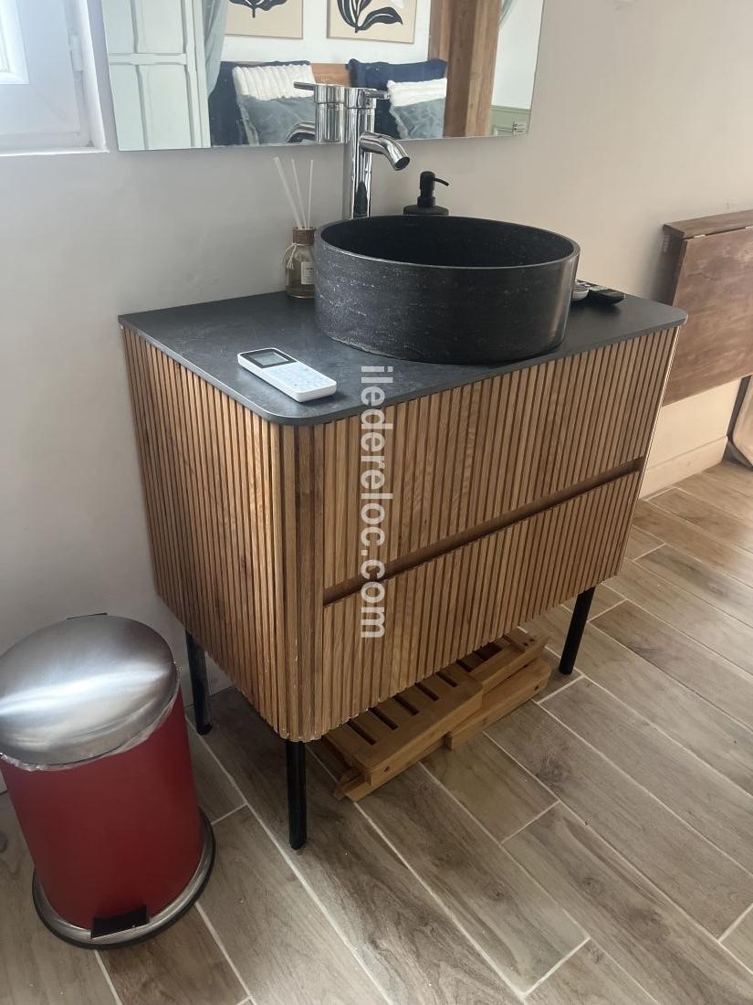 Photo 10: An accomodation located in Le Bois-Plage-en-R&eacute; on ile de R&eacute;.