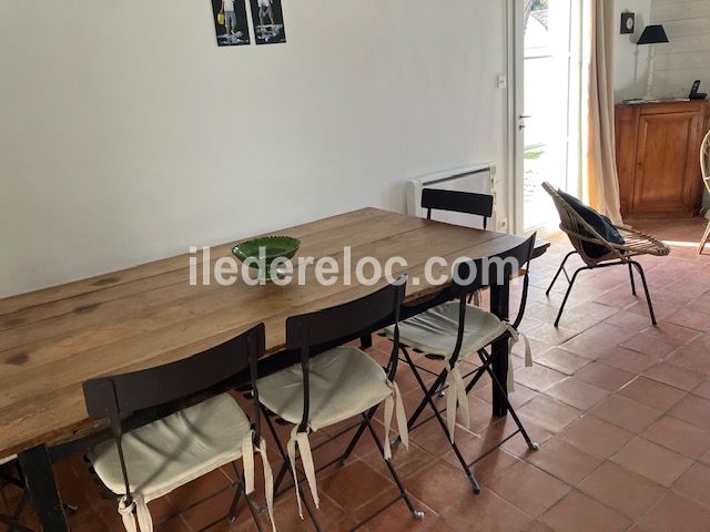 Photo 8: An accomodation located in La Couarde-sur-mer on ile de R&eacute;.