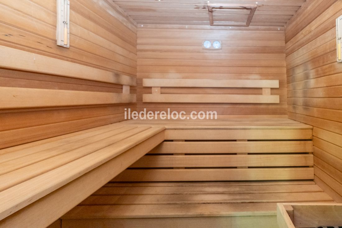 Photo 15: An accomodation located in Sainte-Marie-de-R&eacute; on ile de R&eacute;.