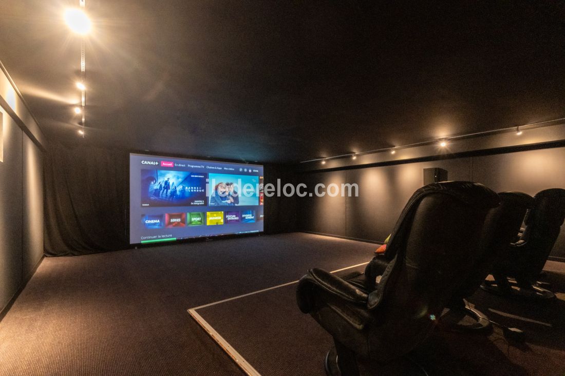 Photo 9: An accomodation located in Sainte-Marie-de-R&eacute; on ile de R&eacute;.