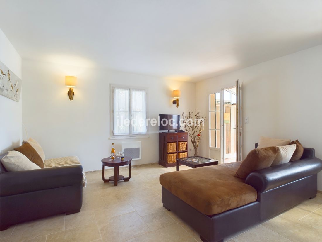Photo 8: An accomodation located in Saint-Cl&eacute;ment-des-Baleines on ile de R&eacute;.