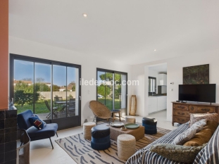 Ile de R&eacute;:400m from the beach, garden, house for 8