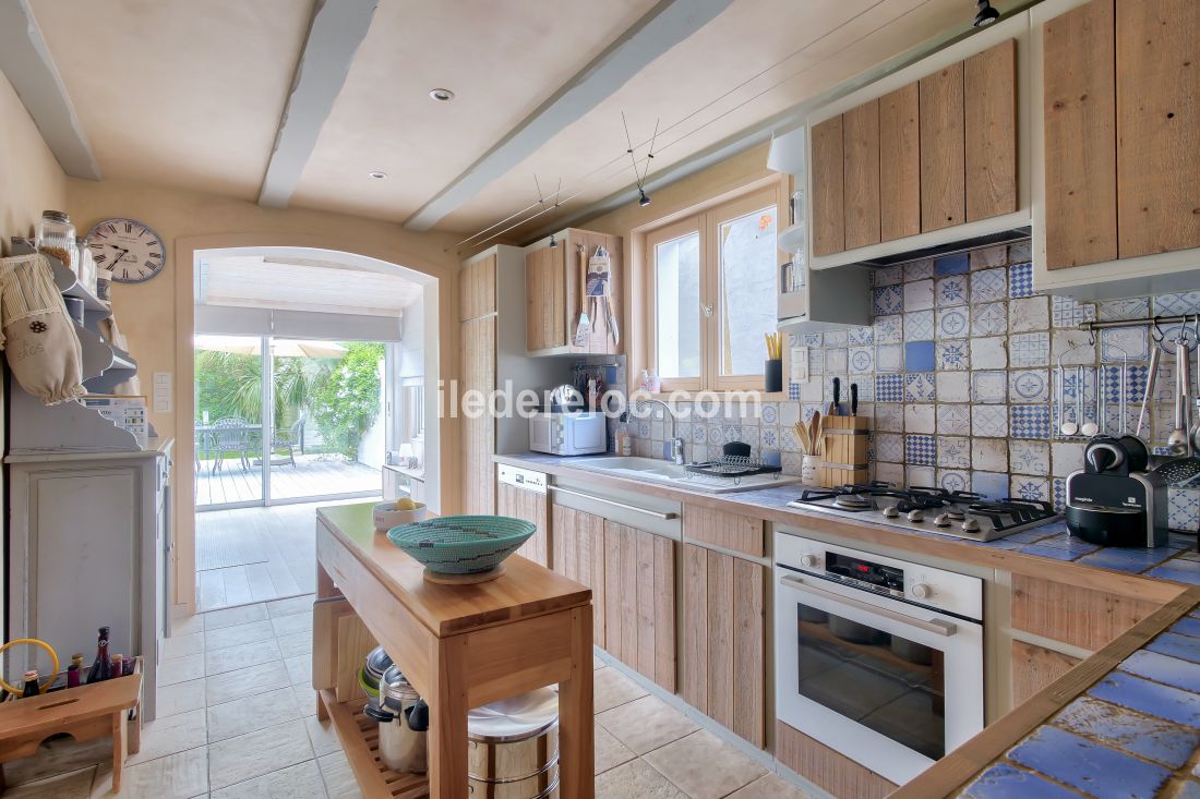 Photo 6: An accomodation located in La Flotte-en-R&eacute; on ile de R&eacute;.