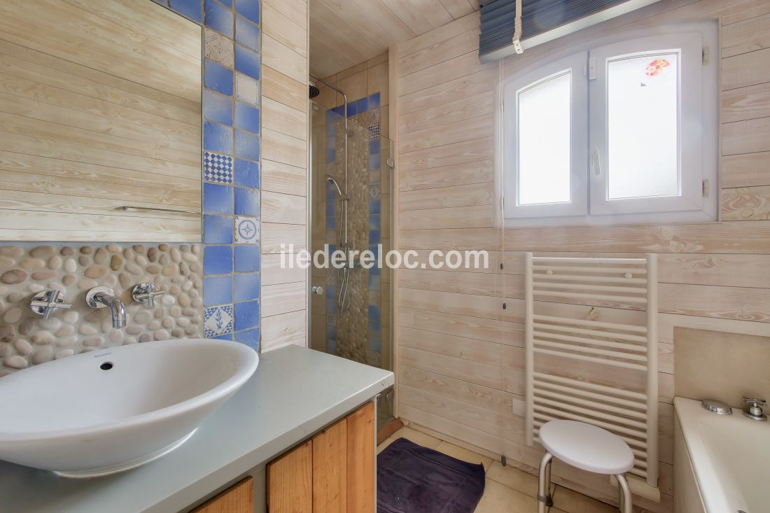 Photo 11: An accomodation located in La Flotte-en-R&eacute; on ile de R&eacute;.
