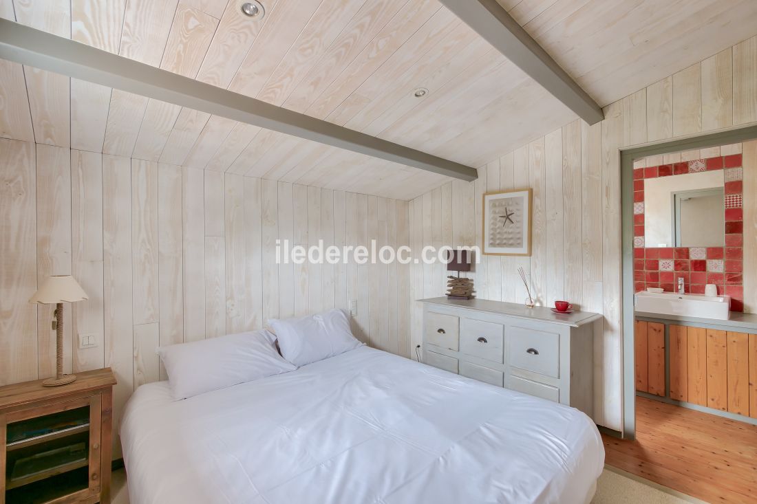 Photo 12: An accomodation located in La Flotte-en-R&eacute; on ile de R&eacute;.