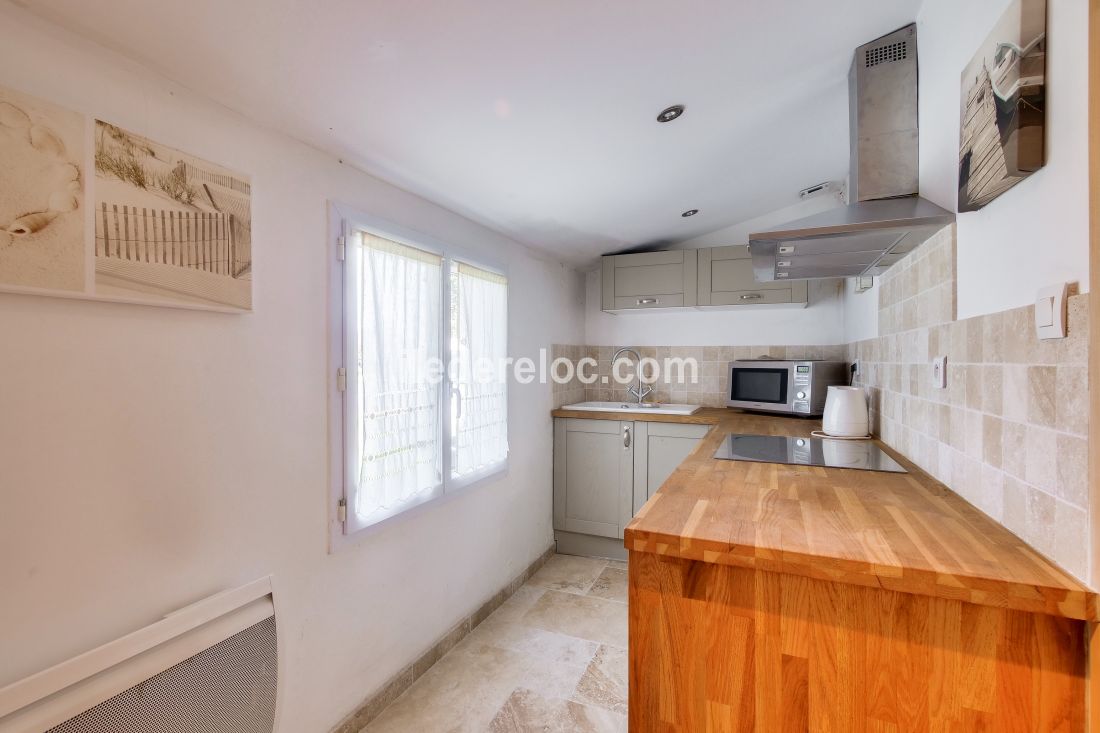 Photo 8: An accomodation located in Ars en R&eacute; on ile de R&eacute;.