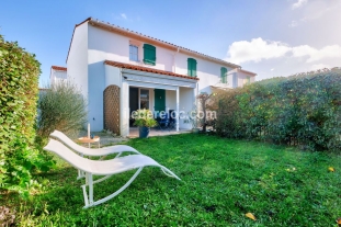 Ile de R&eacute;:Accommodation for 4 with swimming pool, near thalasso