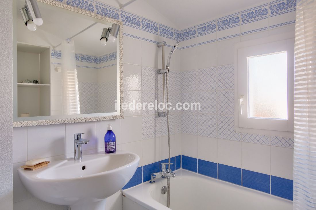 Photo 7: An accomodation located in Ars en R&eacute; on ile de R&eacute;.