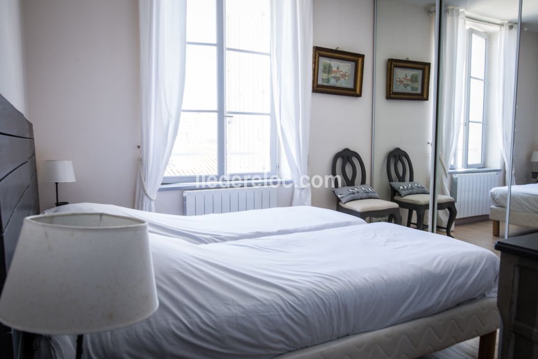Photo 10: An accomodation located in Saint-Martin-de-R&eacute; on ile de R&eacute;.