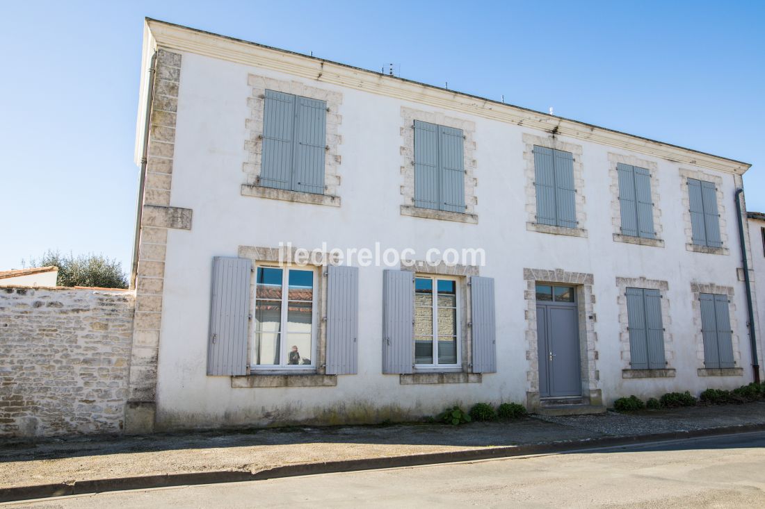 Photo 13: An accomodation located in Saint-Martin-de-R&eacute; on ile de R&eacute;.