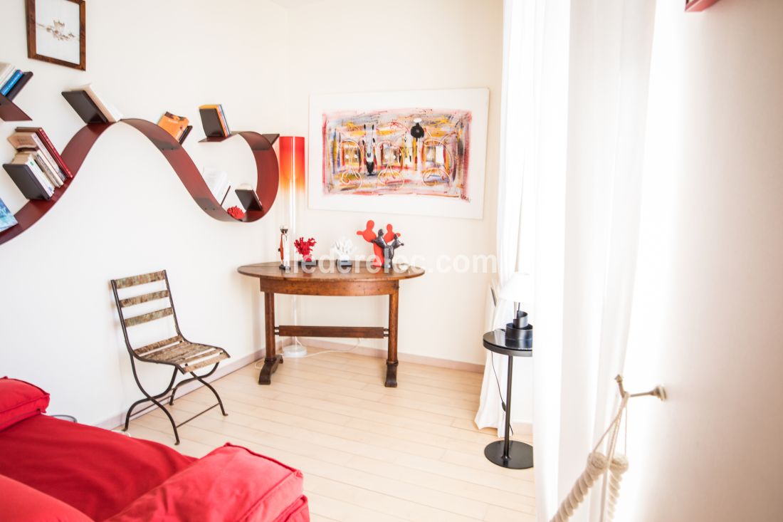 Photo 9: An accomodation located in Saint-Martin-de-R&eacute; on ile de R&eacute;.