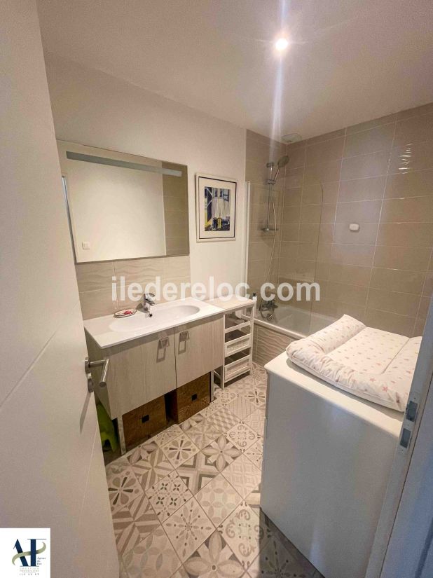 Photo 8: An accomodation located in Saint-Cl&eacute;ment-des-Baleines on ile de R&eacute;.