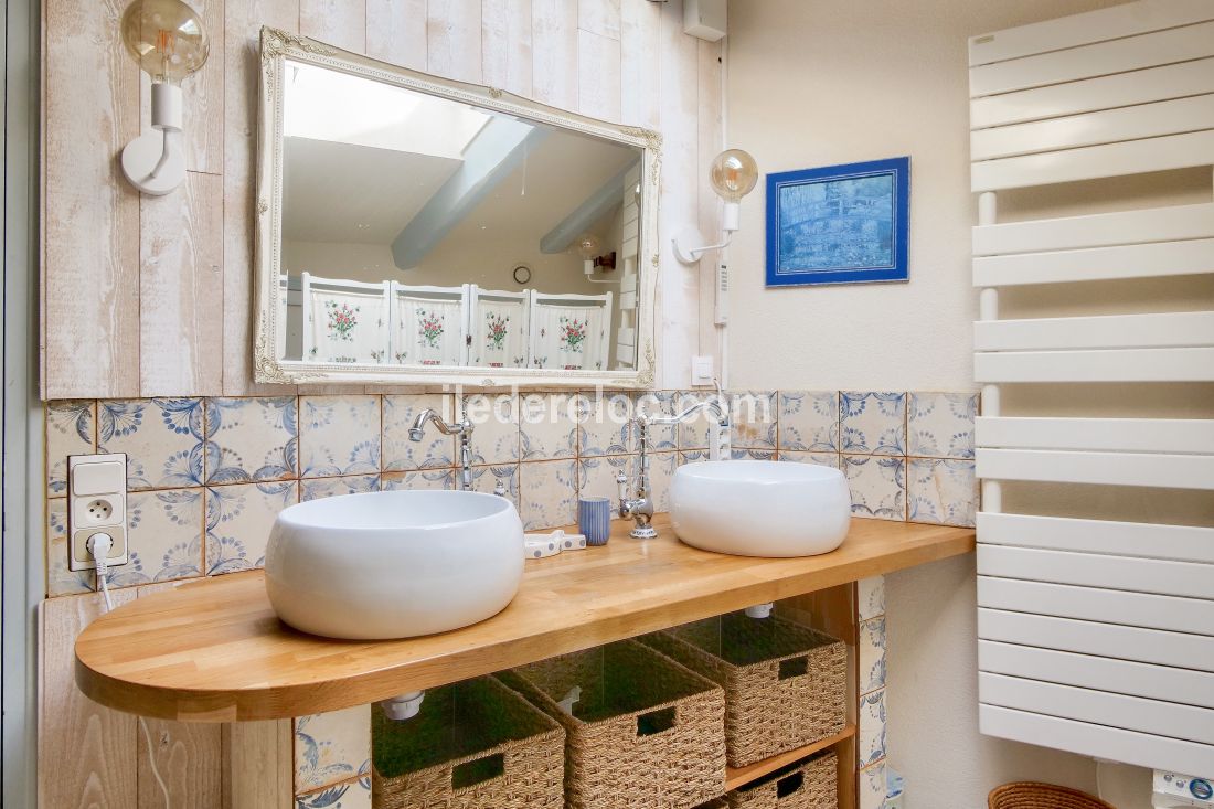 Photo 10: An accomodation located in La Flotte-en-R&eacute; on ile de R&eacute;.
