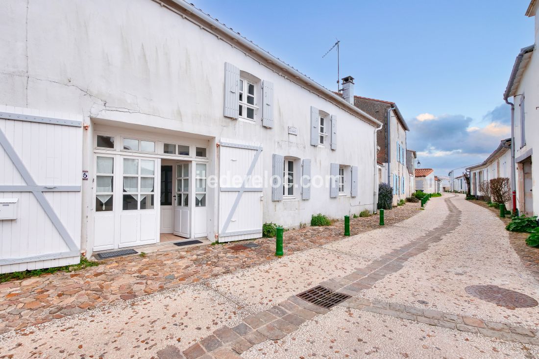 Photo 11: An accomodation located in La Flotte-en-R&eacute; on ile de R&eacute;.