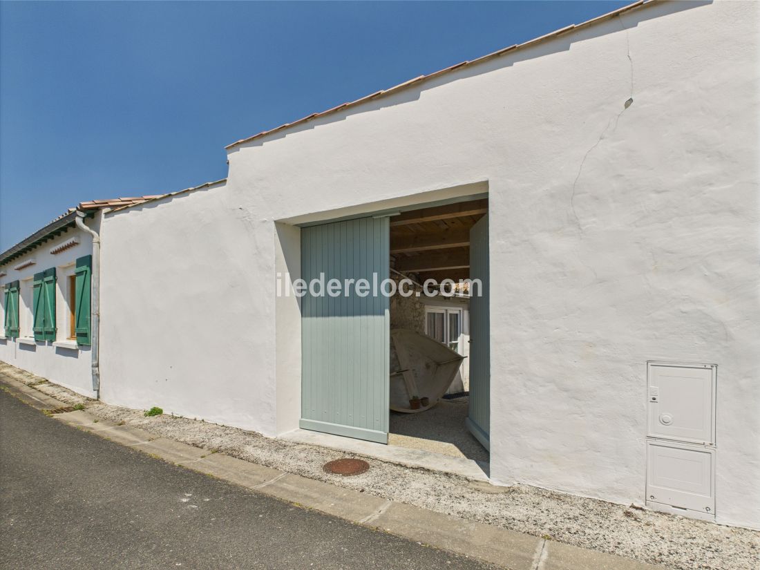 Photo 13: An accomodation located in Le Bois-Plage-en-R&eacute; on ile de R&eacute;.