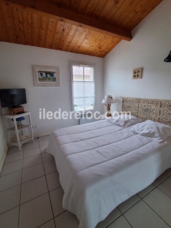 Photo 4: An accomodation located in Saint-Martin-de-R&eacute; on ile de R&eacute;.