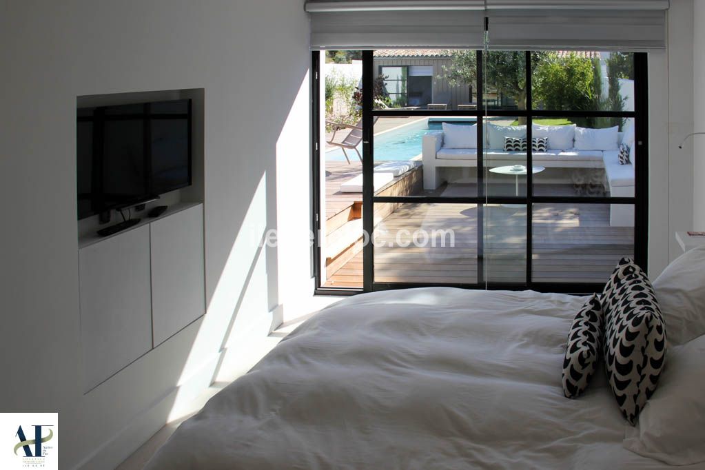 Photo 12: An accomodation located in Les Portes-en-R&eacute; on ile de R&eacute;.