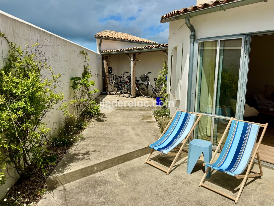 Photo 8: An accomodation located in Ars en R&eacute; on ile de R&eacute;.