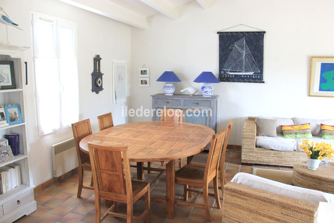 Photo 8: An accomodation located in Ars en R&eacute; on ile de R&eacute;.