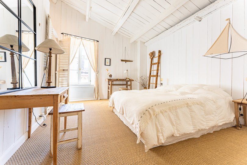 Photo 6: An accomodation located in Saint-Martin-de-R&eacute; on ile de R&eacute;.