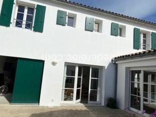 Ile de R&eacute;:Charming house for rent - centre la couarde-sur-mer - sleeps 8