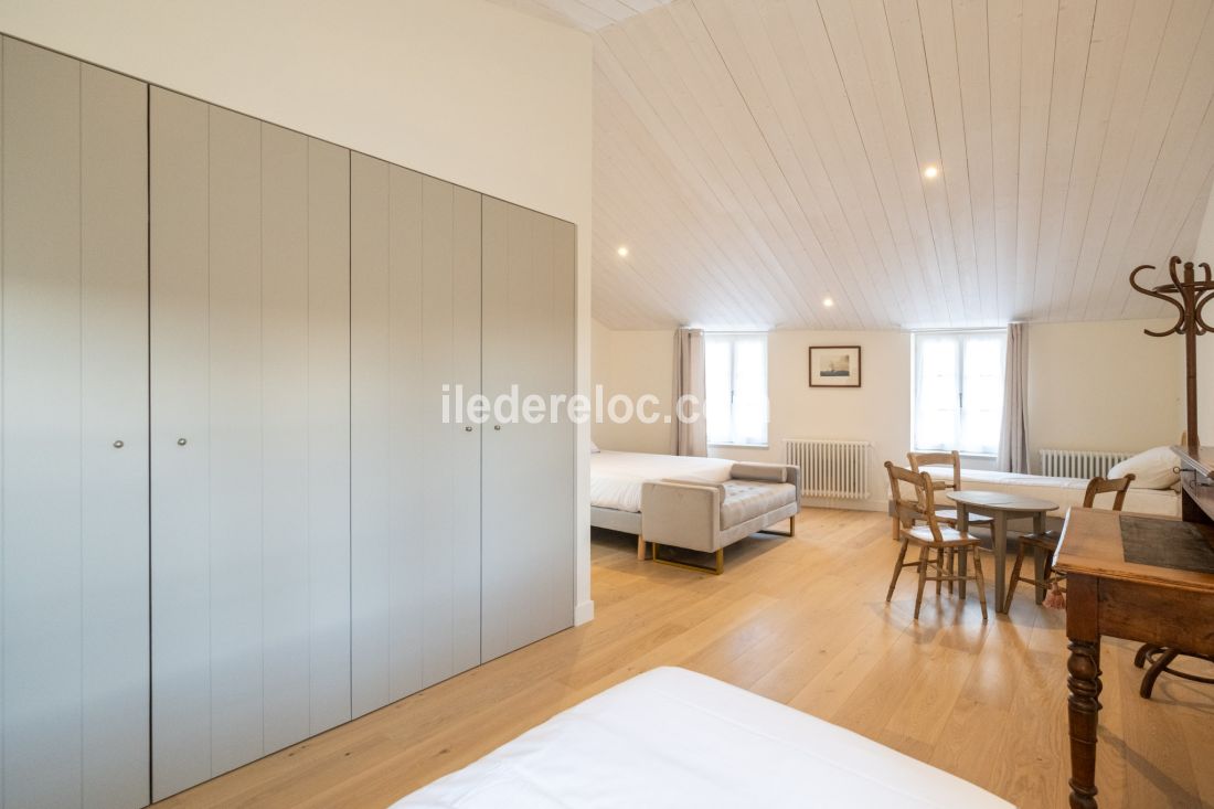 Photo 16: An accomodation located in Saint-Martin-de-R&eacute; on ile de R&eacute;.