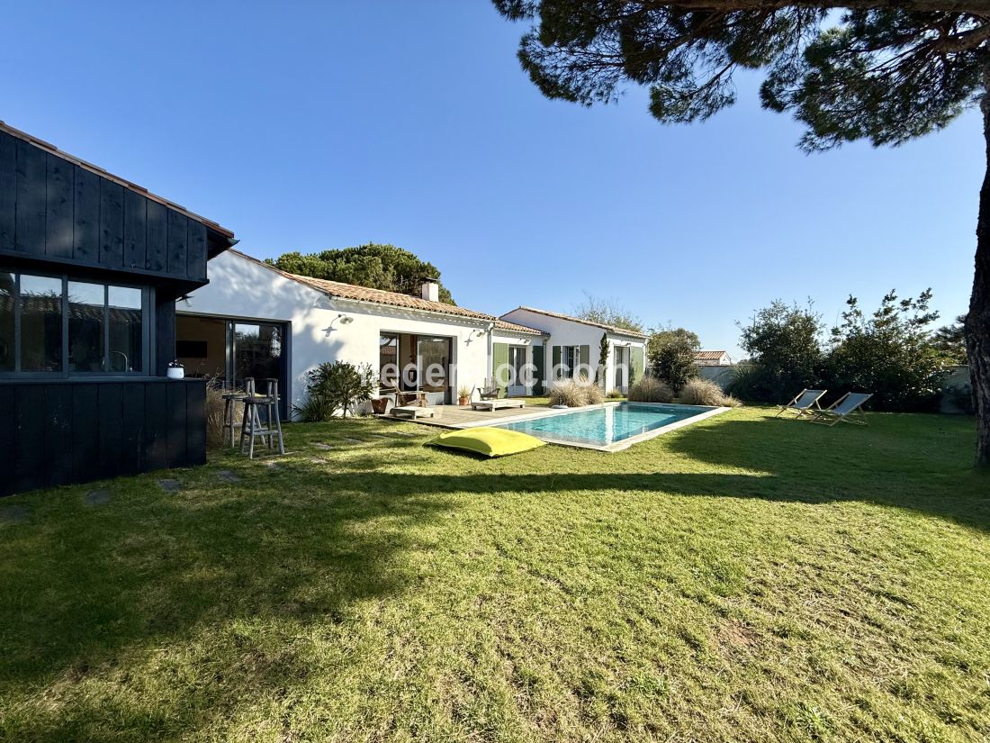 Photo 4: An accomodation located in Sainte-Marie-de-R&eacute; on ile de R&eacute;.