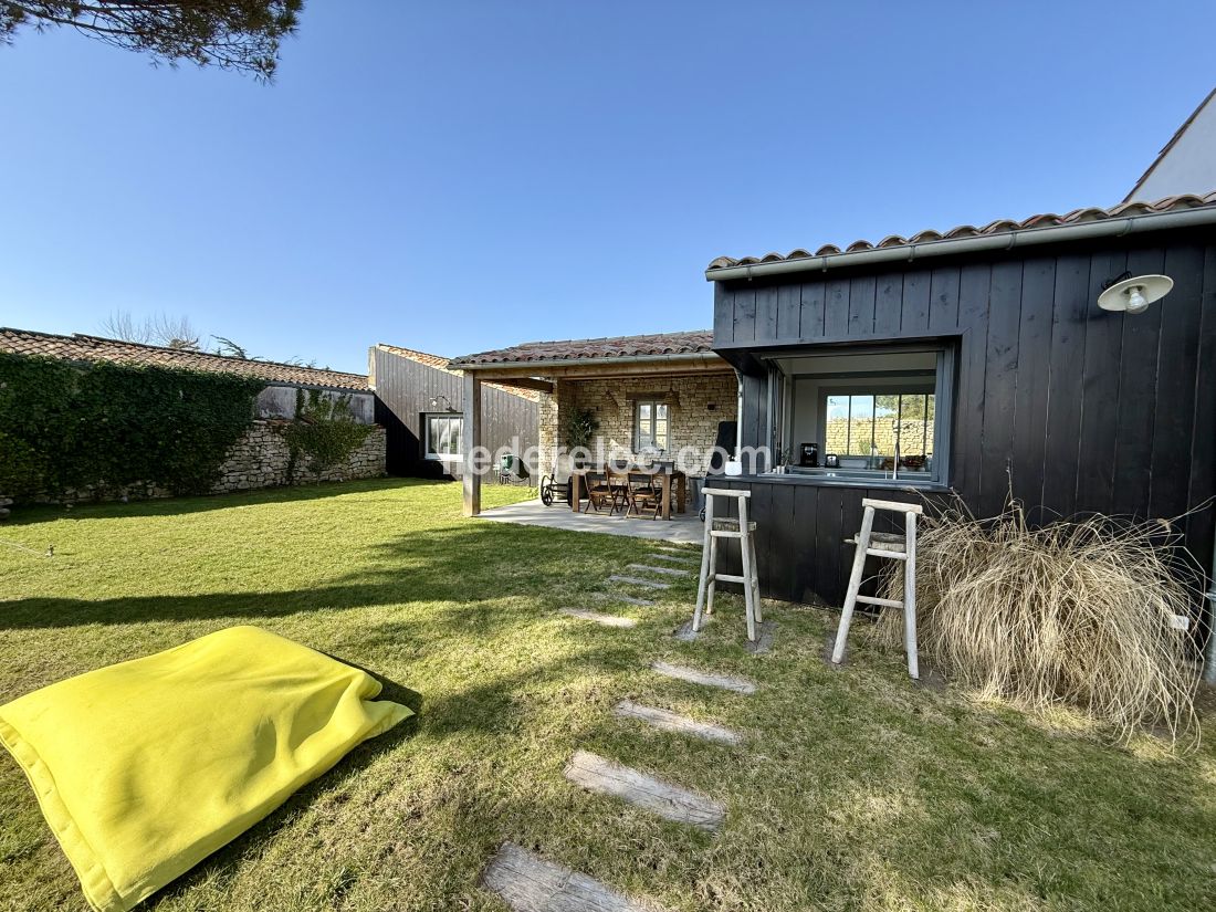 Photo 6: An accomodation located in Sainte-Marie-de-R&eacute; on ile de R&eacute;.