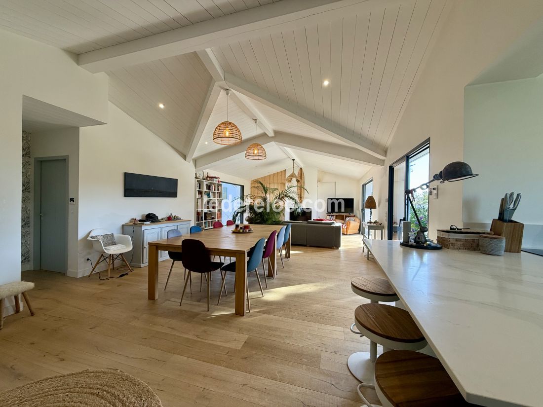Photo 8: An accomodation located in Sainte-Marie-de-R&eacute; on ile de R&eacute;.