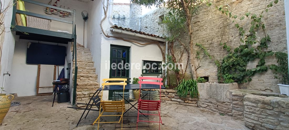 Photo 5: An accomodation located in Les Portes-en-R&eacute; on ile de R&eacute;.