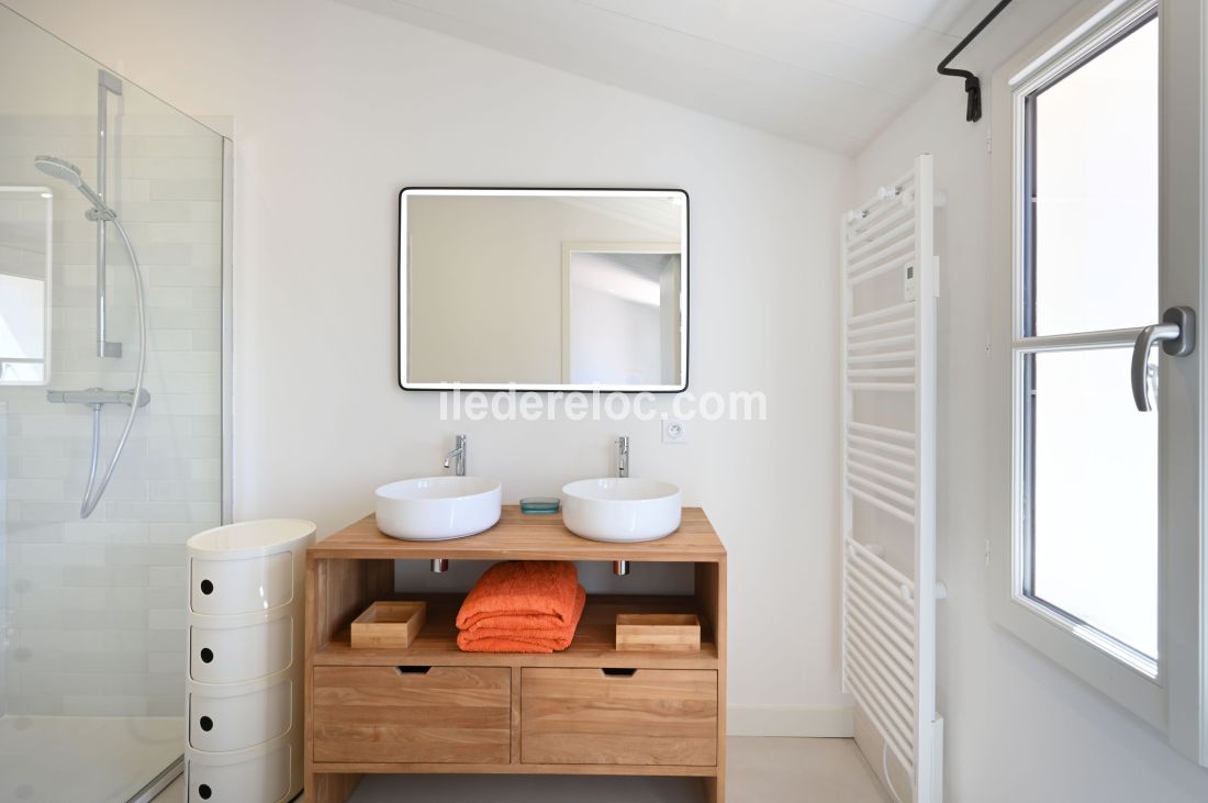 Photo 7: An accomodation located in Ars en R&eacute; on ile de R&eacute;.