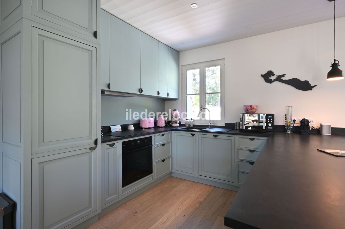 Photo 18: An accomodation located in Ars en R&eacute; on ile de R&eacute;.