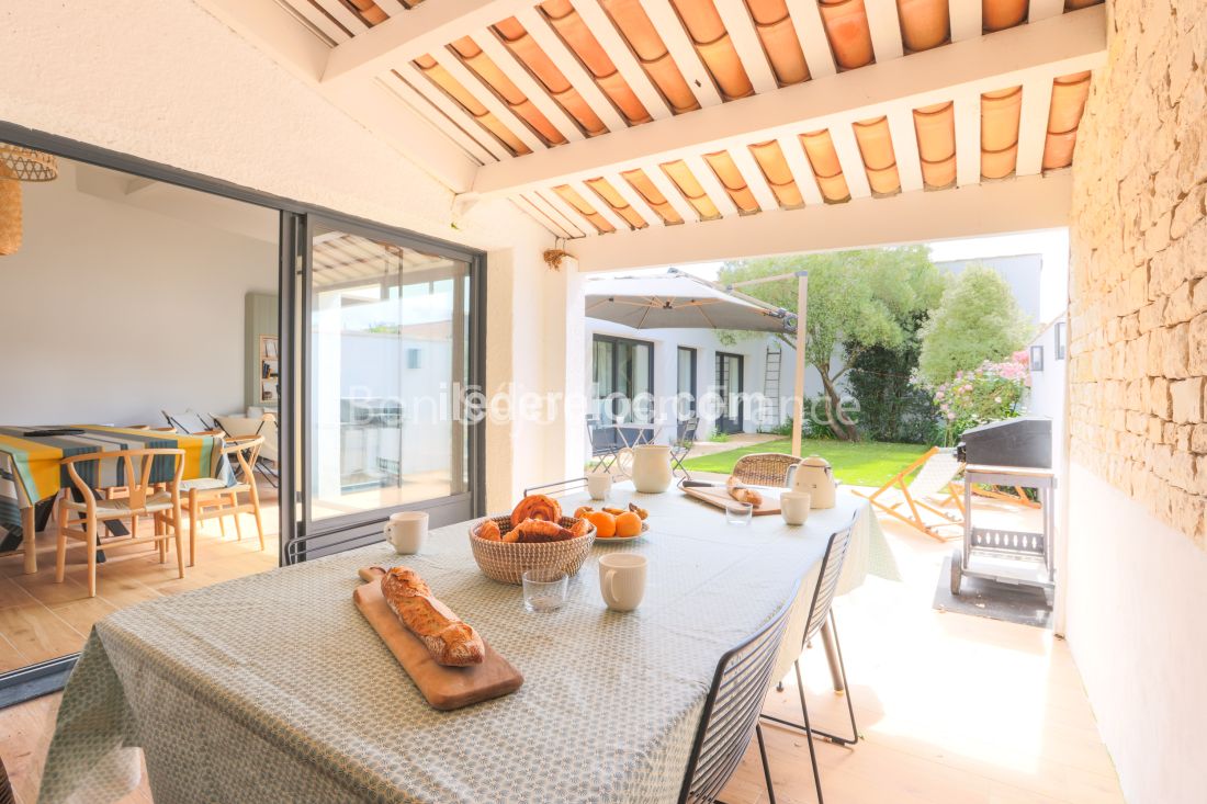 Photo 5: An accomodation located in Les Portes-en-R&eacute; on ile de R&eacute;.