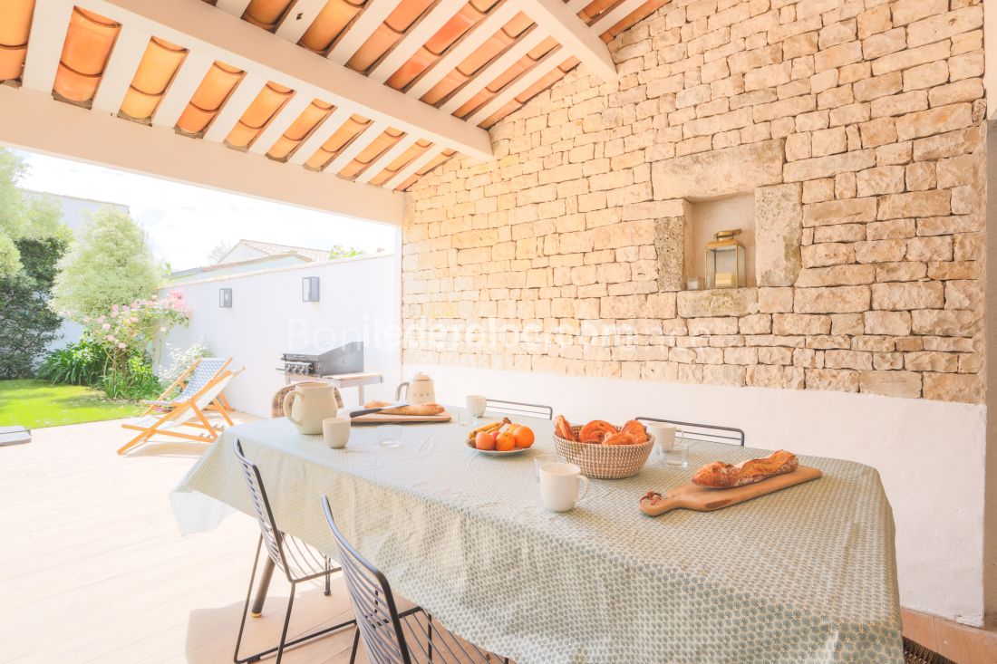 Photo 6: An accomodation located in Les Portes-en-R&eacute; on ile de R&eacute;.