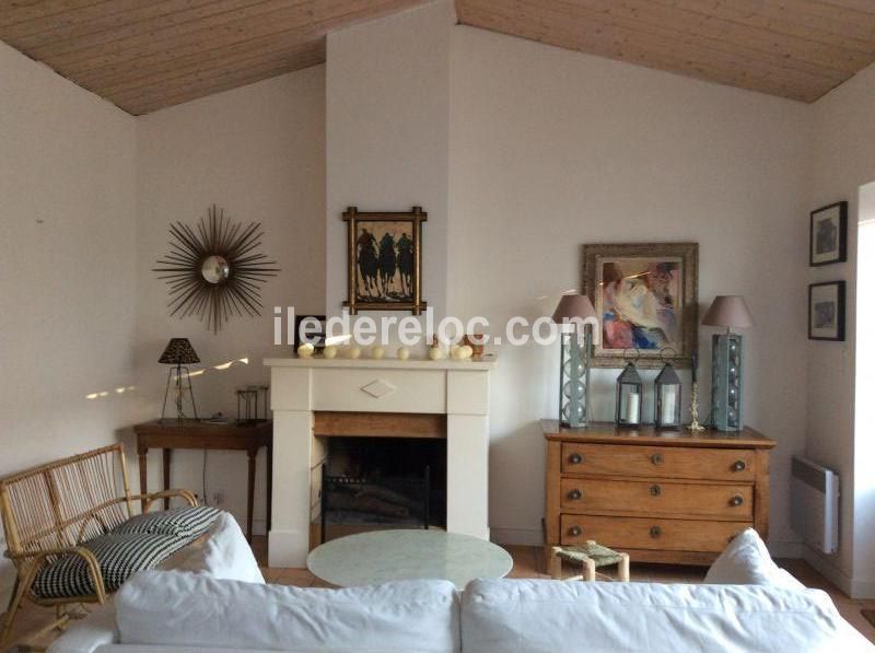 Photo 8: An accomodation located in Les Portes-en-R&eacute; on ile de R&eacute;.