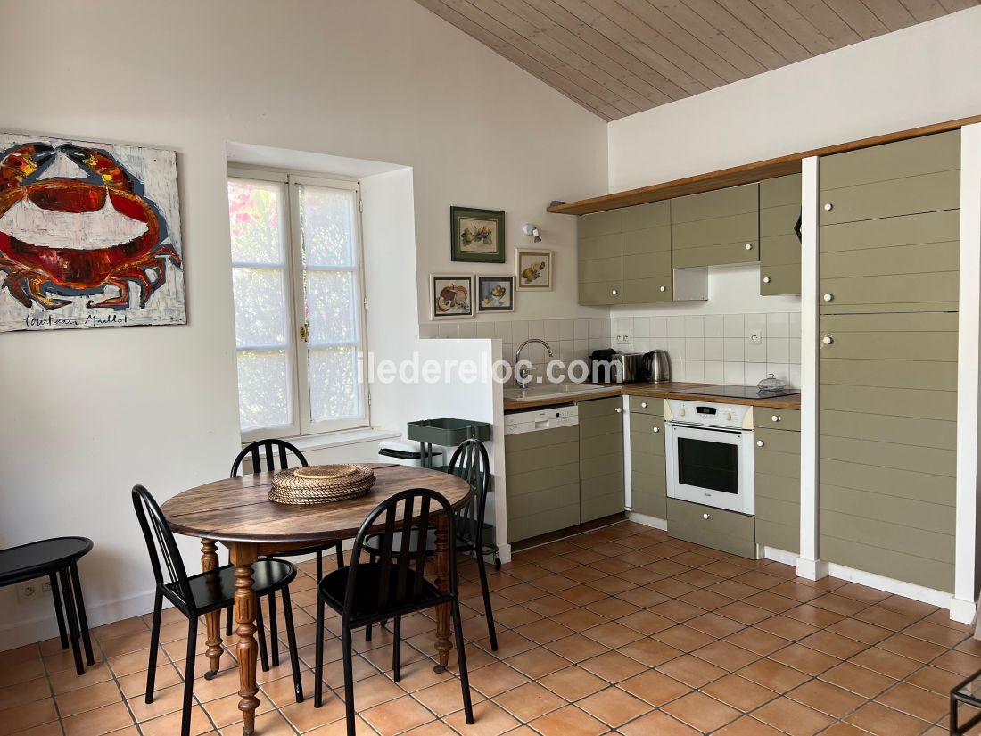 Photo 8: An accomodation located in Les Portes-en-R&eacute; on ile de R&eacute;.