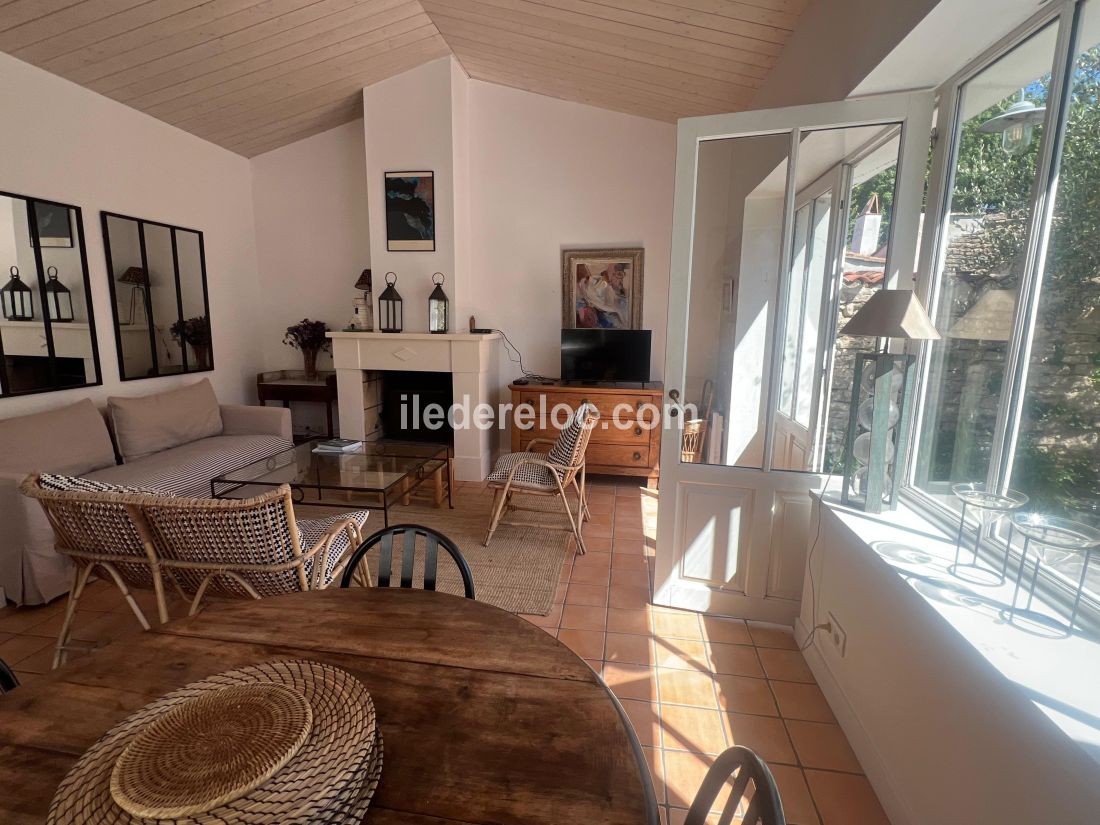 Photo 7: An accomodation located in Les Portes-en-R&eacute; on ile de R&eacute;.