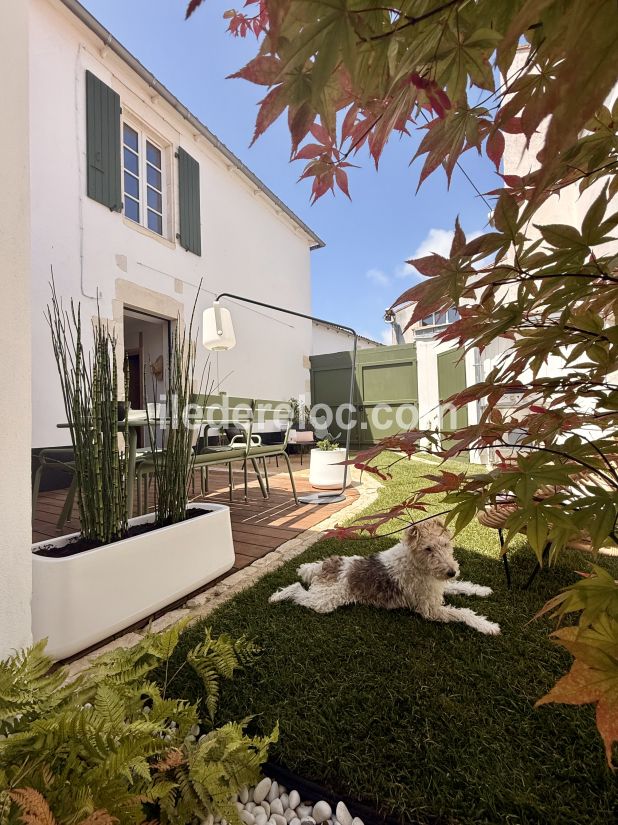 Photo 6: An accomodation located in Sainte-Marie-de-R&eacute; on ile de R&eacute;.
