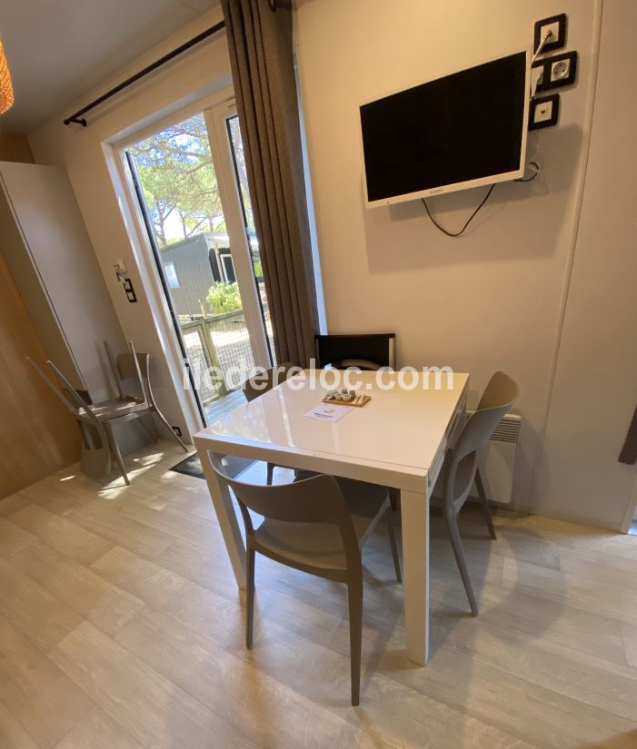 Photo 5: An accomodation located in Le Bois-Plage-en-R&eacute; on ile de R&eacute;.