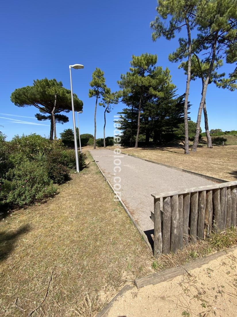 Photo 19: An accomodation located in Le Bois-Plage-en-R&eacute; on ile de R&eacute;.