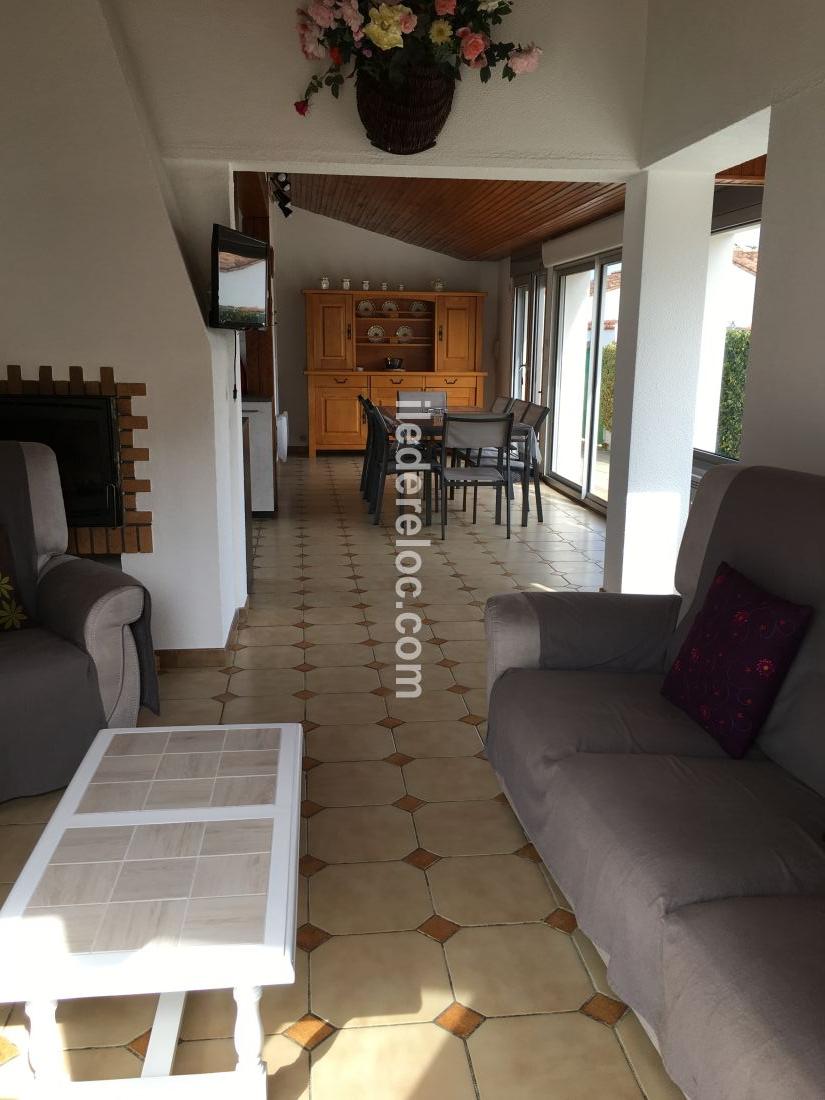 Photo 8: An accomodation located in La Flotte-en-R&eacute; on ile de R&eacute;.