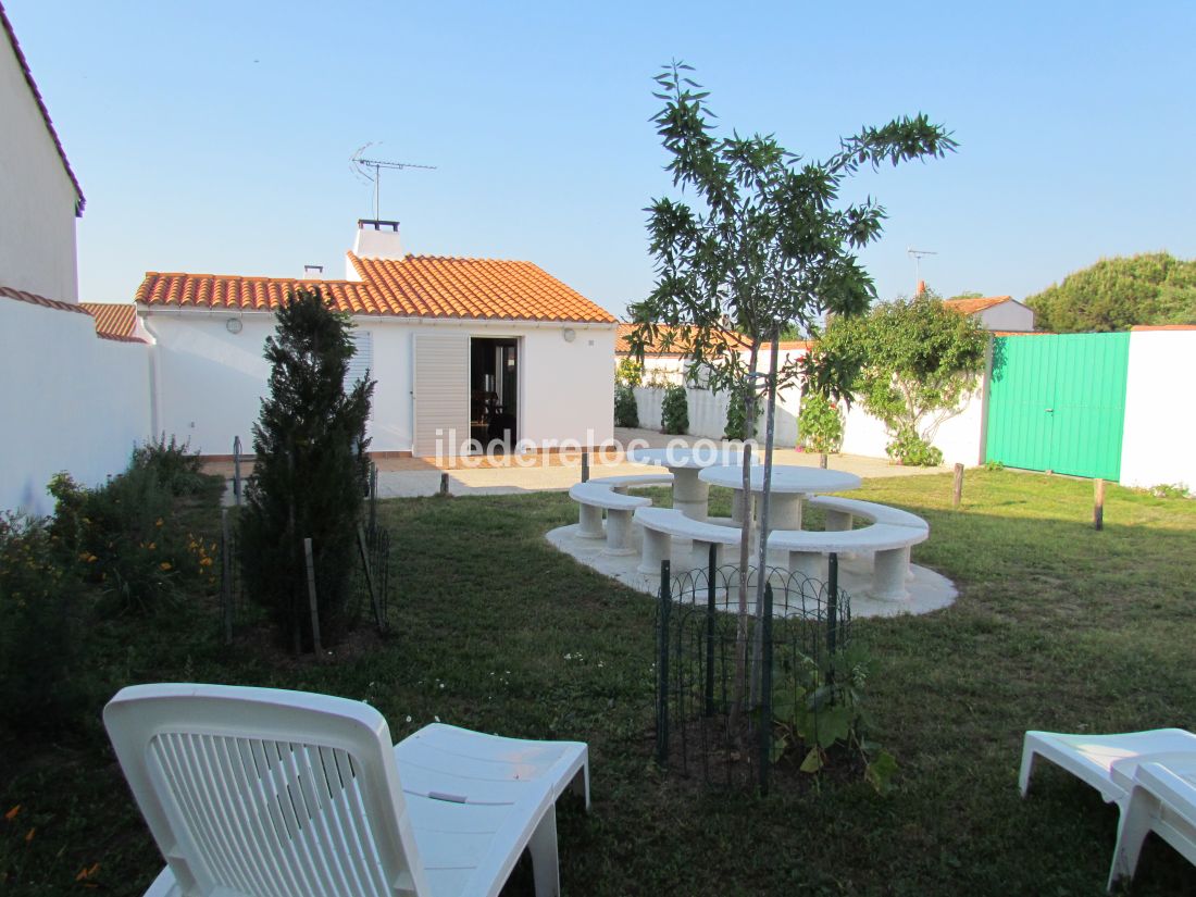 Photo 5: An accomodation located in La Flotte-en-R&eacute; on ile de R&eacute;.