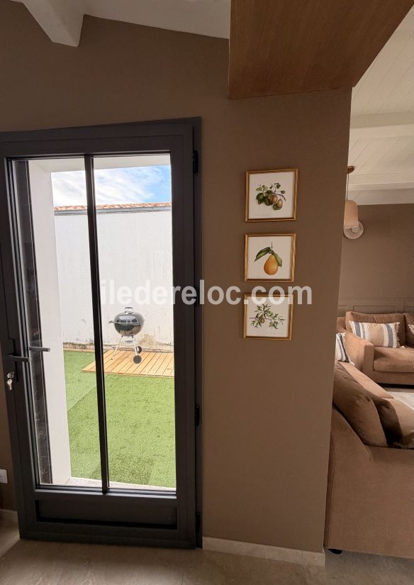 Photo 8: An accomodation located in Le Bois-Plage-en-R&eacute; on ile de R&eacute;.